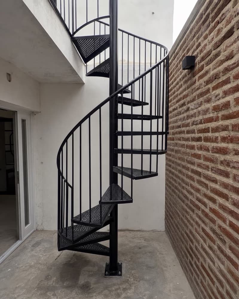 Escalera caracol de hierro a medida